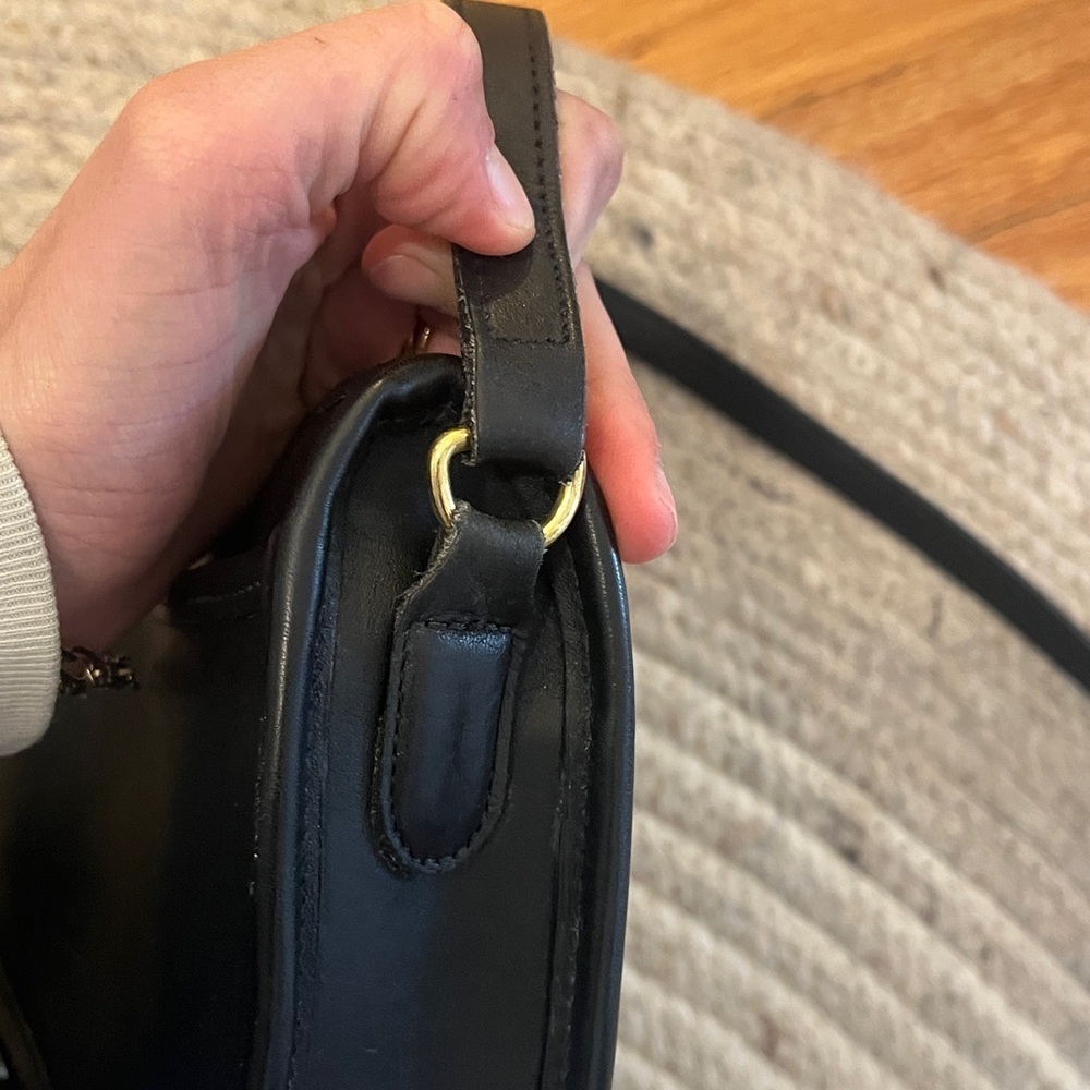 I don't have this bag anymore do not offer. Crossbody 9031 Bag Black Made in US - Picture 10 of 13